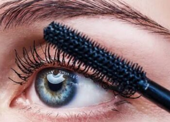 ಮೇಕಪ್ ರಿಮೂವರ್ ಇಲ್ಲದೆ ಮಸ್ಕಾರವನ್ನ ಸುಲಭವಾಗಿ ತೆಗೆಯುವುದು ಹೇಗೆ ಗೊತ್ತಾ.!