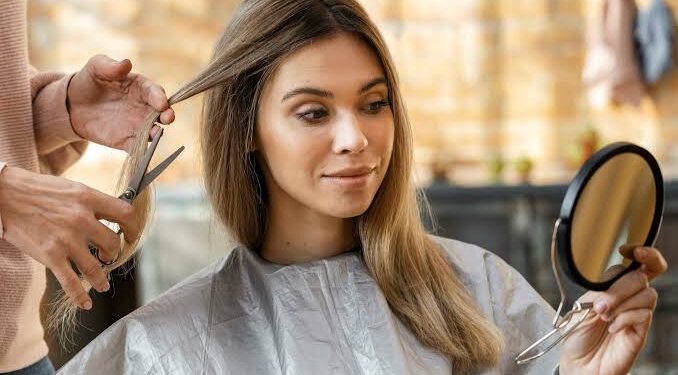 ಟ್ರಿಮ್ ಮಾಡಿಸುವುದರಿಂದ ಕೂದಲು ಉದ್ದವಾಗಿ ಬೆಳೆಯಲು ಸಹಾಯಕಾರಿ.!