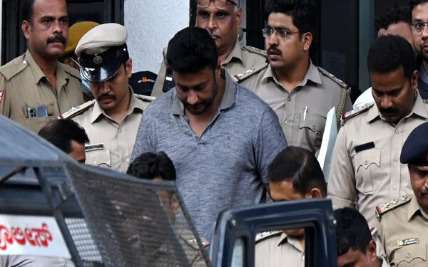 ಡಿ-ಗ್ಯಾಂಗ್ ವಿರುದ್ಧ ಸಲ್ಲಿಕೆಯಾಯ್ತು ಚಾರ್ಜ್ ಶೀಟ್ ! 3991 ಪುಗಳ ಚಾರ್ಜ್‌ ಶೀಟ್ ಸಲ್ಲಿಸಿದ ಐ.ಓ 
