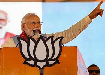 ಮೌನ ಮುರಿದ ಪ್ರಧಾನಿ ನರೇಂದ್ರ ಮೋದಿ.. ಕರ್ನಾಟಕದ ಬಗ್ಗೆ ಅಬ್ಬರ..