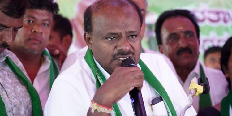 ನಿಮ್ಮ ಭಾವನೆಗಳಿಗೆ ವಿರುದ್ಧವಾಗಿ ನಿರ್ಧಾರ ಮಾಡಲ್ಲ; ಕಾರ್ಯಕರ್ತರಿಗೆ ಮಾತು ಕೊಟ್ಟ ಹೆಚ್.ಡಿ.ಕುಮಾರಸ್ವಾಮಿ