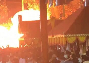 ಕೇರಳ ದೇವಾಲಯದ ಉತ್ಸವದ ವೇಳೆ ಪಟಾಕಿ ಸ್ಪೋಟ ; 8ಜನ ಗಂಭೀರ ;150 ಜನರಿಗೆ ಗಾಯ