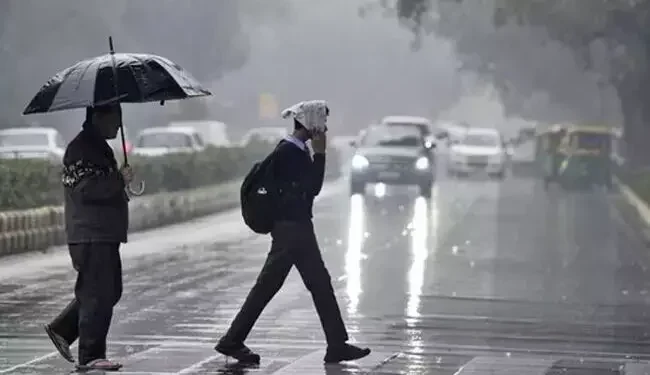 ಮಳೆಗೆ ಬಲಿಯಾದ ಬಾಲಕ.. ಬಾಲಕಿ ಸ್ಥಿತಿ ಗಂಭೀರ