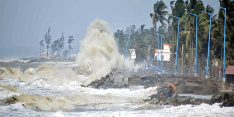 ಬಂಗಾಳಕೊಲ್ಲಿಯಲ್ಲಿ ಚಂಡಮಾರುತ ;