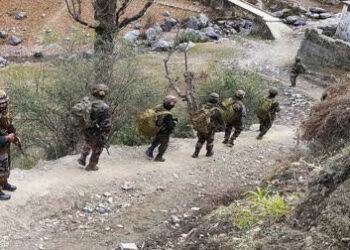 ಹೊಸ ಸರ್ಕಾರ ರಚನೆಯಾಗಿದ್ದೇ ತಡ – ಕಾಶ್ಮೀರದಲ್ಲಿ ಮತ್ತೆ ಬಾಲ ಬಿಚ್ಚಿದ ಉಗ್ರರು !