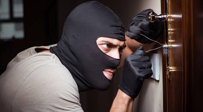 ಬಾಮೈದ ಕಳ್ಳತನ ಮಾಡಿದ್ದಕ್ಕೆ ಪ್ರಾಣ ಬಿಟ್ಟ ಬಾವ.. ಅಸಲಿ ಕಾರಣ ಗೊತ್ತಾ..?