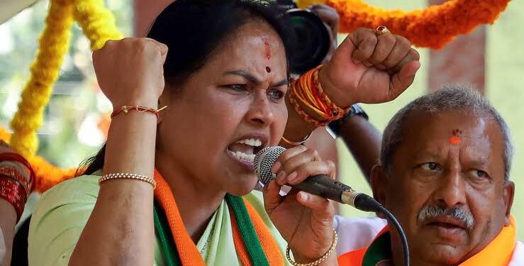 ಸಿದ್ದು ಸರ್ಕಾರದ ವಿರುದ್ಧ ಶೋಭಾ ಕರಂದ್ಲಾಜೆ ಕೆಂಡ – ವಕ್ಫ್ ಆಟಾಟೋಪ ನಡೆಯಲ್ಲ ಎಂದು ವಾರ್ನಿಂಗ್ ! 