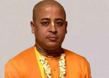 ಬಾಂಗ್ಲಾದಲ್ಲಿ ಮುಂದುವರಿದ ಹಿಂದೂಗಳ ಮೇಲಿನ ದಬ್ಬಾಳಿಕೆ – ಇಸ್ಕಾನ್ ಅರ್ಚಕ ಚಿನ್ನೋಯ್ ಕೃಷ್ಣ ದಾಸ್ ಪ್ರಭು ಬಂಧನ ! 