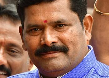 RCB ಕಾರ್ಯದರ್ಶಿಗೆ ರಾಜ್ಯ ಸರ್ಕಾರದಿಂದ ವಾರ್ನಿಂಗ್ ! ಹಿಂದಿ ಬದಲು ಕನ್ನಡ ಪೇಜ್ ಮಾಡಲು ಸೂಚನೆ !