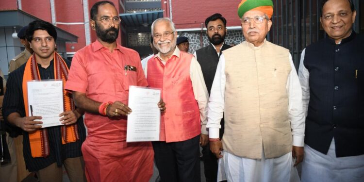 ದುರುದ್ದೇಶಪೂರಿತ ಆರೋಪ ;ಖರ್ಗೆ , ರಾಹುಲ್‌ ವಿರುದ್ದ ಮೊಕದ್ದಮೆ ದಾಖಲಿಸಲು ಬಿಜೆಪಿ ಒತ್ತಾಯ