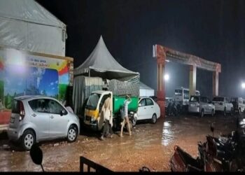 ಮಳೆ ಅಡ್ಡಿ:ಕನ್ನಡ ಸಾಹಿತ್ಯ ಸಮ್ಮೇಳನ ಅಸ್ತವ್ಯಸ್ತ