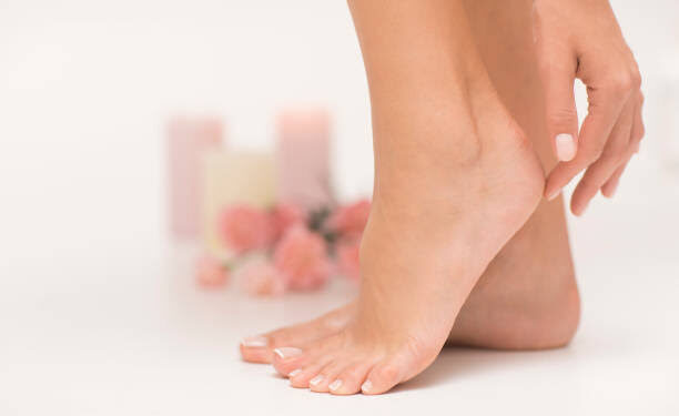 ನಿಮ್ಮ ಪಾದಗಳು ಸುಂದರವಾಗಿ ಕಾಣ್ಬೇಕು ಅಂದ್ರೆ ಹೀಗೆ ಮಾಡಿ .!