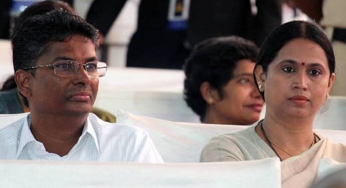 ಸತೀಶ್ ಜಾರಕಿಹೊಳಿ ಸೇರಿದಂತೆ ಹಿರಿಯ ಸಚಿವರು ಫುಲ್ ಸೈಲೆಂಟ್ ! ಲಕ್ಷ್ಮಿ ಹೆಬ್ಬಾಳ್ಕರ್ ಪ್ರಕರಣದಲ್ಲಿ ಅಂತರ ಕಾಯ್ದುಕೊಂಡ ಸಿದ್ದು ಟೀಮ್ !