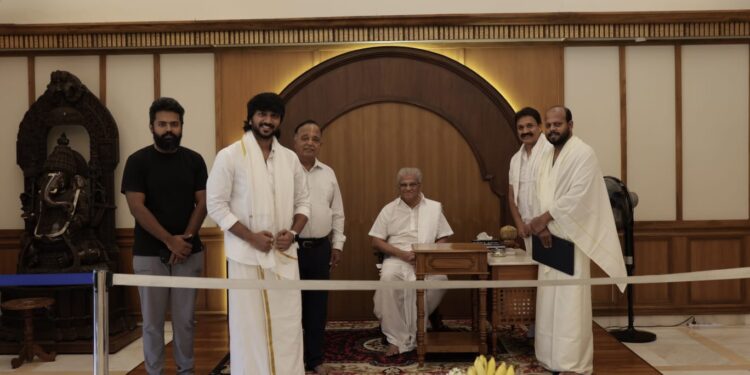 ಧರ್ಮಸ್ಥಳದ ಧರ್ಮಾಧಿಕಾರಿ ಶ್ರೀವೀರೇಂದ್ರ ಹೆಗಡೆ ಅವರ ಆಶೀರ್ವಾದ ಪಡೆದುಕೊಂಡ “ಅನ್ ಲಾಕ್ ರಾಘವ” ಚಿತ್ರತಂಡ .!!