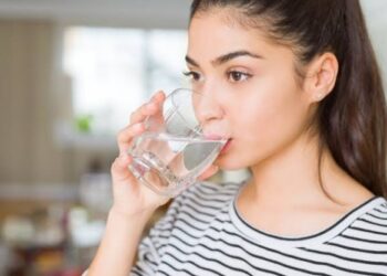 ಬಿಸಿ ನೀರು ಕುಡಿಯುವುದರಿಂದ ಆರೋಗ್ಯ ಪ್ರಯೋಜನಗಳು ಸಾಕಷ್ಟಿವೆ.!