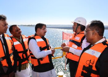 ಭಾರತದ ಅತಿದೊಡ್ಡ ತೇಲುವ ಸೌರ ಯೋಜನೆಗೆ ಪ್ರಹ್ಲಾದ್ ಜೋಶಿ ವಿಸಿಟ್ – ಈ ಫ್ಲೋಟಿಂಗ್ ಸೋಲಾರ್ ಪಾರ್ಕ್ ಪ್ರಾಮುಖ್ಯತೆ ಏನು ಗೊತ್ತಾ..?