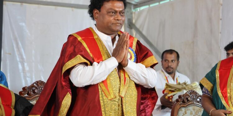 ಸಂಗೀತ ಕ್ಷೇತ್ರದಲ್ಲಿನ ಸಾಧನೆಗೆ ಸಾಧು ಕೋಕಿಲಗೆ ಗೌರವ ಡಾಕ್ಟರೇಟ್ ನೀಡಿ ಗೌರವ ! 