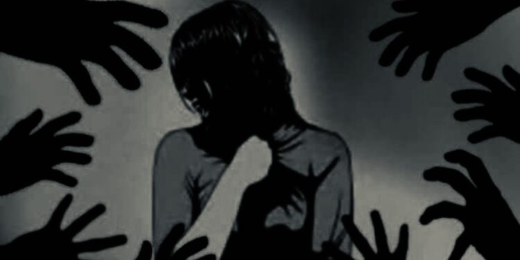 ಬೆಂಗಳೂರಲ್ಲಿ ಮತ್ತೊಂದು ಗ್ಯಾಂಗ್ ರೇಪ್ – ಬಸ್ ಗಾಗಿ ಕಾದಿದ್ದ ಮಹಿಳೆಯ ಮೇಲೆ ಕಾಮುಕರ ಕ್ರೌರ್ಯ ! 