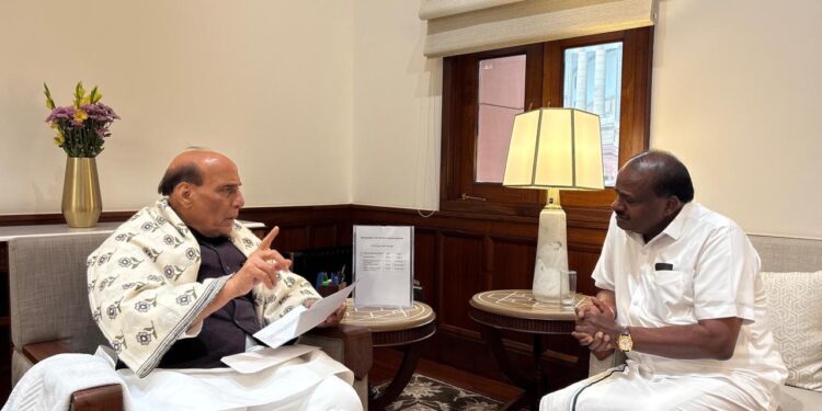 ರಾಜನಾಥ್ ಸಿಂಗ್ ಭೇಟಿಯಾದ HDK – ಬೆಂಗಳೂರು ಏರ್ ಶೋ ಬಗ್ಗೆ ಸಂಕ್ಷಿಪ್ತ ಚರ್ಚೆ !