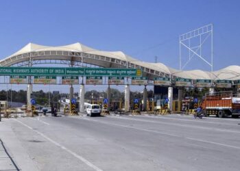 ಬೆಂಗಳೂರು-ಮೈಸೂರು ಎಕ್ಸ್ಪ್ರೆಸ್ ವೇನಲ್ಲಿ ಟೋಲ್ ರಂಪಾಟ..! ಟೋಲ್ ತಪ್ಪಿಸಲು ಇದ್ದ ಕಳ್ಳ ಮಾರ್ಗ ಬಂದ್!