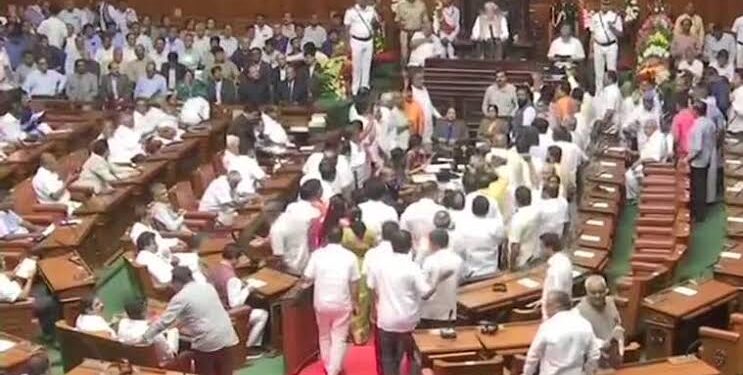 ಇಂದು ಎರಡನೇ ದಿನದ ಬಜೆಟ್ ಅಧಿವೇಶನ.. ಸರ್ಕಾರದ ವಿರುದ್ಧ ಮುಗಿಬೀಳಲಿರುವ ವಿಪಕ್ಷಗಳು..?! 