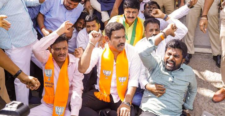 ರಾಜ್ಯದ ಜನರಿಗೆ ಸರ್ಕಾರದಿಂದ ಬೆಲೆ ಏರಿಕೆಯ ಬರೆ – ಇಂದಿನಿಂದ ಸರ್ಕಾರದ ವಿರುದ್ಧ ಬಿಜೆಪಿ ಪ್ರೊಟೆಸ್ಟ್ ! 