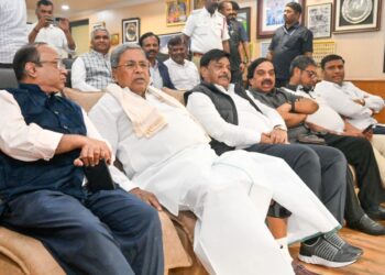 ಚಿನ್ನಸ್ವಾಮಿ ಸ್ಟೇಡಿಯಂ ಗೆ ಆಗಮಿಸಿದ ಸಿಎಂ & ಸಚಿವರ ದಂಡು – RCB V/S PBKS ಪಂದ್ಯ ವೀಕ್ಷಿಸಿದ ಸಿದ್ದರಾಮಯ್ಯ