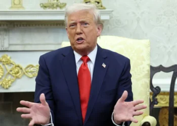 ಅಕ್ರಮ ವಲಸಿಗರಿಗೆ ಉಚಿತ ವಿಮಾನ ಟಿಕೆಟ್ ನೀಡಿ ಗಡಿಪಾರು ಮಾಡಲು ಆರಂಬಿಸಿದ ಟ್ರಂಪ್..