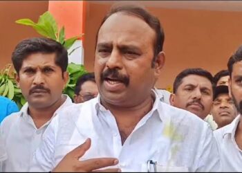 ಎಂಜಲು ಕಾಸಿಗೆ ಕೆಲವು ಪ್ರತಿಭಟಿಸುತ್ತಾರೆ – ರೈತರ ವಿರುದ್ಧ ದರ್ಪ ಮೆರೆದ ಶಾಸಕ ಕದಲೂರು ಉದಯ್ ?!