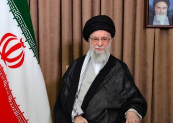 ಇಸ್ರೇಲ್ ದಾಳಿಗೆ ಇರಾನ್ ಅಧ್ಯಕ್ಷ ವಿಲವಿಲ – ಇಲಿಯಂತೆ ಬಿಲ ಹೊಕ್ಕಿದ ಅಲಿ ಖಮೇನಿ ವಿರುದ್ಧ ಸಿಡಿದೆದ್ದ ಇರಾನಿ ಪ್ರಜೆಗಳು ! 