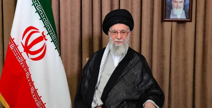 ಇಸ್ರೇಲ್ ದಾಳಿಗೆ ಇರಾನ್ ಅಧ್ಯಕ್ಷ ವಿಲವಿಲ – ಇಲಿಯಂತೆ ಬಿಲ ಹೊಕ್ಕಿದ ಅಲಿ ಖಮೇನಿ ವಿರುದ್ಧ ಸಿಡಿದೆದ್ದ ಇರಾನಿ ಪ್ರಜೆಗಳು !