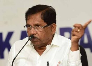 Dr. G Parameshwar: ರಾಜ್ಯ ಸರ್ಕಾರದಲ್ಲಿ ದುಡ್ಡಿಲ್ಲ..ಸಿಎಂ ಸಿದ್ದು ಬಳಿ ಹಣವಿಲ್ಲ – ತಮ್ಮದೇ ಸರ್ಕಾರದ ಕಾಲೆಳೆದ್ರಾ ಪರಂ..?!