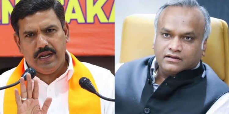 ದಂಡಿಗೆದರಲಿಲ್ಲ..ದಾಳಿಗೆದರಲಿಲ್ಲ..ಈ ಖಾಲಿ ಡಬ್ಬದ ಸದ್ದಿಗೆ ಹೆದರಲಾದೀತೇ..?! ಪ್ರಿಯಾಂಕ್ ಖರ್ಗೆಗೆ ವಿಜಯೇಂದ್ರ ಖಡಕ್ ಕೌಂಟರ್