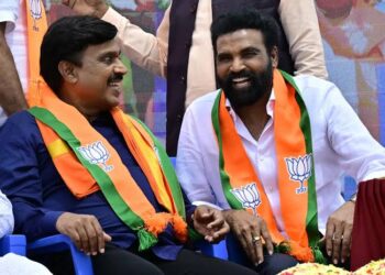 ರೆಡ್ಡಿ – ರಾಮುಲು ಒಂದಾದ ಕ್ರೆಡಿಟ್ ಯಾರಿಗೆ..? ವಿ.ಸೋಮಣ್ಣ V/S ಬಿ.ವೈ ವಿಜಯೇಂದ್ರ ..?!