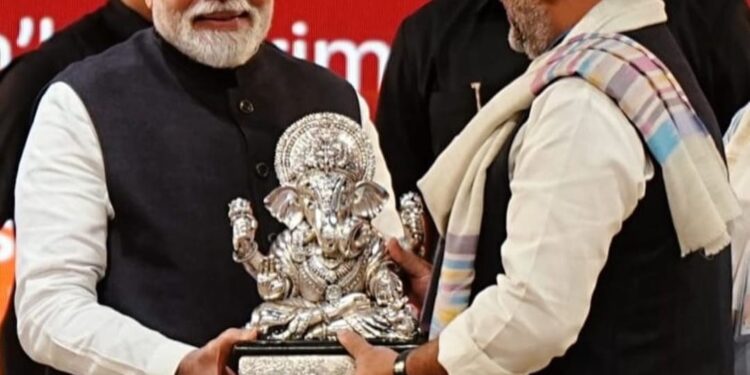 ಪ್ರಧಾನಿಗೆ ಪ್ರತಿಮೆ: ಡಿಸಿಎಂ ಸ್ಪಷ್ಟನೆ