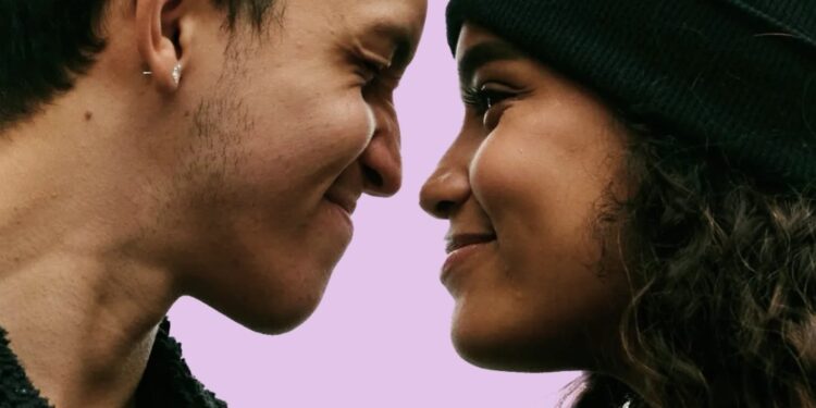 ಡೇಟಿಂಗ್ ಆ್ಯಪ್ ನಲ್ಲಿ ಪರಿಚಯ- ಲಾಡ್ಜ್ ಗೆ ಕರೆದೊಯ್ದು ಡಾಕಾಯಿತಿ