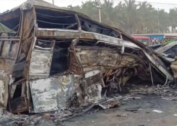 Chitradurga Bus Accident: ಹಿರಿಯೂರು-ಶಿರಾ ಬಳಿ ಭೀಕರ ಬಸ್ ದುರಂತ: 11 ಮಂದಿ ಸಾ**