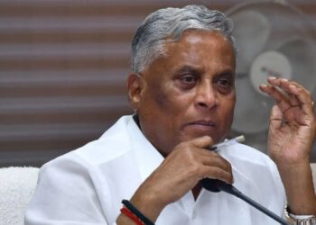 Karnataka Railway: ಬೆಂಗಳೂರು ಸೇರಿ ರಾಜ್ಯದ ರೈಲ್ವೆ ಯೋಜನೆಗಳಿಗೆ ವೇಗ: ಸಚಿವ ವಿ.ಸೋಮಣ್ಣ ಮಾಹಿತಿ