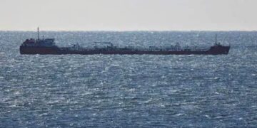 ತಿಂಗಳುಗಟ್ಟಲೆ ಸಮುದ್ರದಲ್ಲಿ ಸಿಲುಕಿದ್ದ ರಷ್ಯಾ ತೈಲ ಟ್ಯಾಂಕರ್‌ಗಳು: ಭಾರತ ಮಧ್ಯಪ್ರವೇಶಿಸುತ್ತದೆಯೇ?