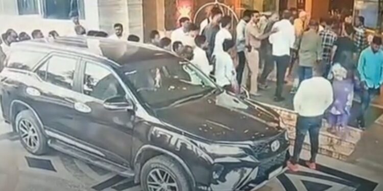 Rachita Ram: ನಟಿ ರಚಿತಾ ರಾಮ್ ಕಾರು ಚಾಲಕನಿಂದ ಅಧಿಕಾರಿ ಮೇಲೆ ಹಲ್ಲೆ..?