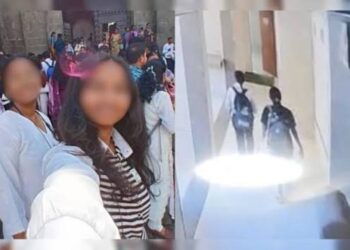 ದೇವಸ್ಥಾನದ ವಾಶ್‌ರೂಂನಲ್ಲಿ ಇಬ್ಬರು  ವಿದ್ಯಾರ್ಥಿನಿಯರ ಶವ ಪತ್ತೆ,