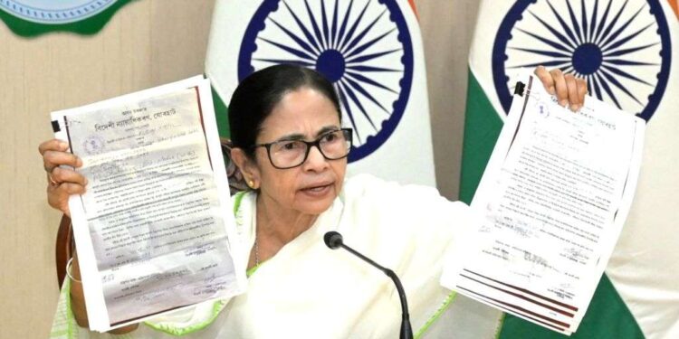 ‘ಕ್ಯಾಟ್ ಇಸ್ ಔಟ್ ಆಫ್ ದ ಬ್ಯಾಗ್’: ಏನಿದು ರಾಜಕೀಯ ವಿವಾದ ?!