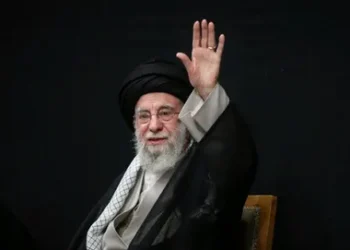 ಖಮನೈನಿ ಸಾವಿನ ಸುದ್ದಿ ಓದುವಾಗಲೇ ಕಣ್ಣೀರಿಟ್ಟ ಇರಾನಿ ಮಾಧ್ಯಮಗಳ ನಿರೂಪಕರು..!