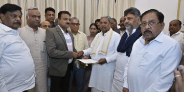 ಕರ್ನಾಟಕ ರಾಜಕೀಯದಲ್ಲಿ ಮಹಾಪಲ್ಲಟ: ಸಿದ್ದರಾಮಯ್ಯ ರಾಜೀನಾಮೆ, ಡಿಕೆ ಶಿವಕುಮಾರ್ ನೂತನ ಸಿಎಂ?