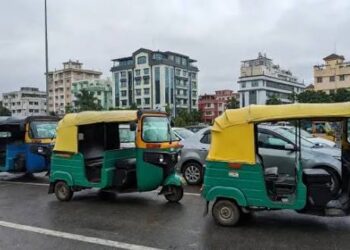 ಎಲ್ಪಿಜಿ ದರ ಬೆಂಕಿ: ಬೆಂಗಳೂರಲ್ಲಿ ಆಟೋ ಮೀಟರ್ ದರ ಹೆಚ್ಚಳಕ್ಕೆ ಚಾಲಕರ ಒತ್ತಾಯ!