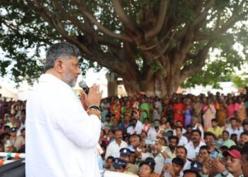 “2028ರಲ್ಲೂ ಜನಸೇವೆ ಮಾಡುವ ಅವಕಾಶ ನೀಡಿ”; ಕನಕಪುರ ಜನರ ಮುಂದೆ ಸಿಎಂ ಡಿಕೆ ಶಿವಕುಮಾರ್ ಮನವಿ
