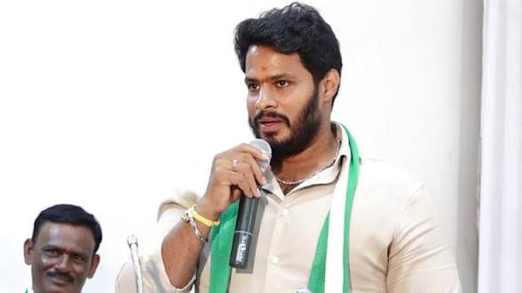 ಅಂತರರಾಷ್ಟ್ರೀಯ ಯೋಗ ದಿನ: ಜೈಲಿನಲ್ಲಿ ಯೋಗ ಮಾಡಿದ ನಟ ದರ್ಶನ್