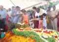 ಚೆನ್ನಮ್ಮ ಸಮಾಧಿ ಬಳಿ ಭಾವುಕ ಮಾತು; ಒಂದೂವರೆ ವರ್ಷದ ನೋವು ಹಂಚಿಕೊಂಡ ಕುಮಾರಸ್ವಾಮಿ