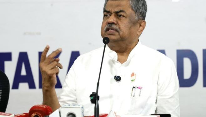 ಕುಮಾರಸ್ವಾಮಿ ಅವರನ್ನು ಪ್ರಹ್ಲಾದ್ ಜೋಶಿ ಹರಕೆ ಕುರಿ ಮಾಡ್ತಿದ್ದಾರೆ: ಬಿ.ಕೆ ಹರಿಪ್ರಸಾದ್