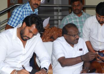 Karnataka SIR: ಕಾಂಗ್ರೆಸ್‌ ಅಕ್ರಮ ಮತಗಳನ್ನು ಉಳಿಸಿಕೊಳ್ಳಲು ಹರಸಹಾಸ ಮಾಡ್ತಿದೆ: ಕುಮಾರಸ್ವಾಮಿ
